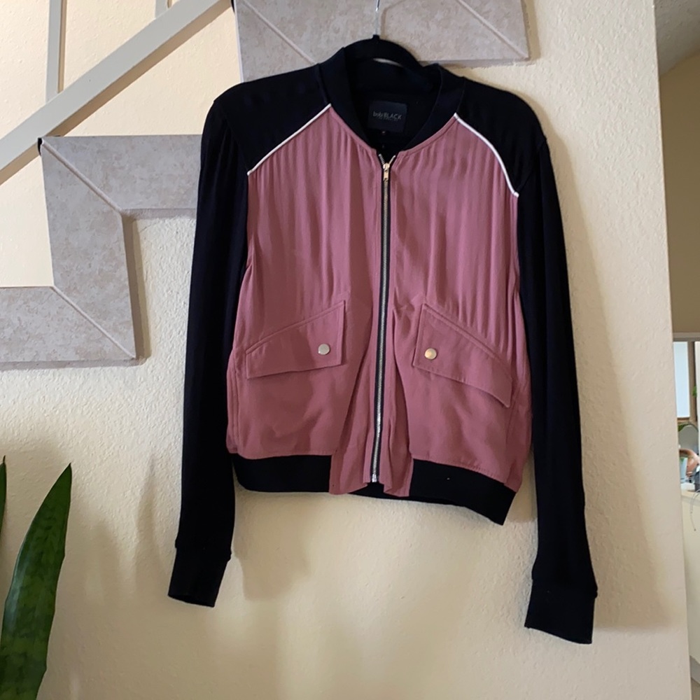 Light weight bomber jacket